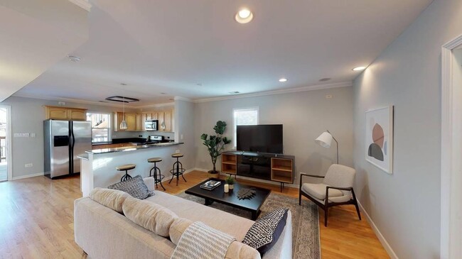 1632 W Blackhawk St, Unit 2 in Chicago, IL - Foto de edificio - Building Photo