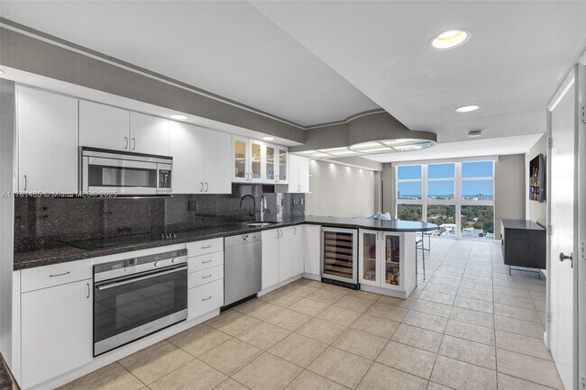 1228 West Ave in Miami Beach, FL - Building Photo - Building Photo