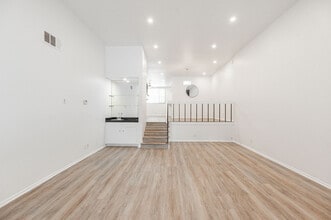 4655 Natick Ave, Unit 2 in Sherman Oaks, CA - Building Photo - Building Photo