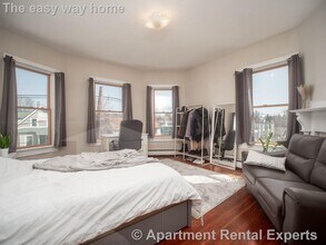 318 Beacon St, Unit 2 in Somerville, MA - Building Photo - Building Photo