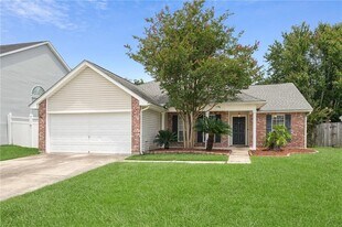 1032 Sterling Oaks Blvd in Slidell, LA - Building Photo
