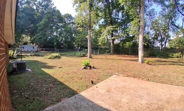 3733 Royal Crest Dr in Montgomery, AL - Building Photo - Building Photo