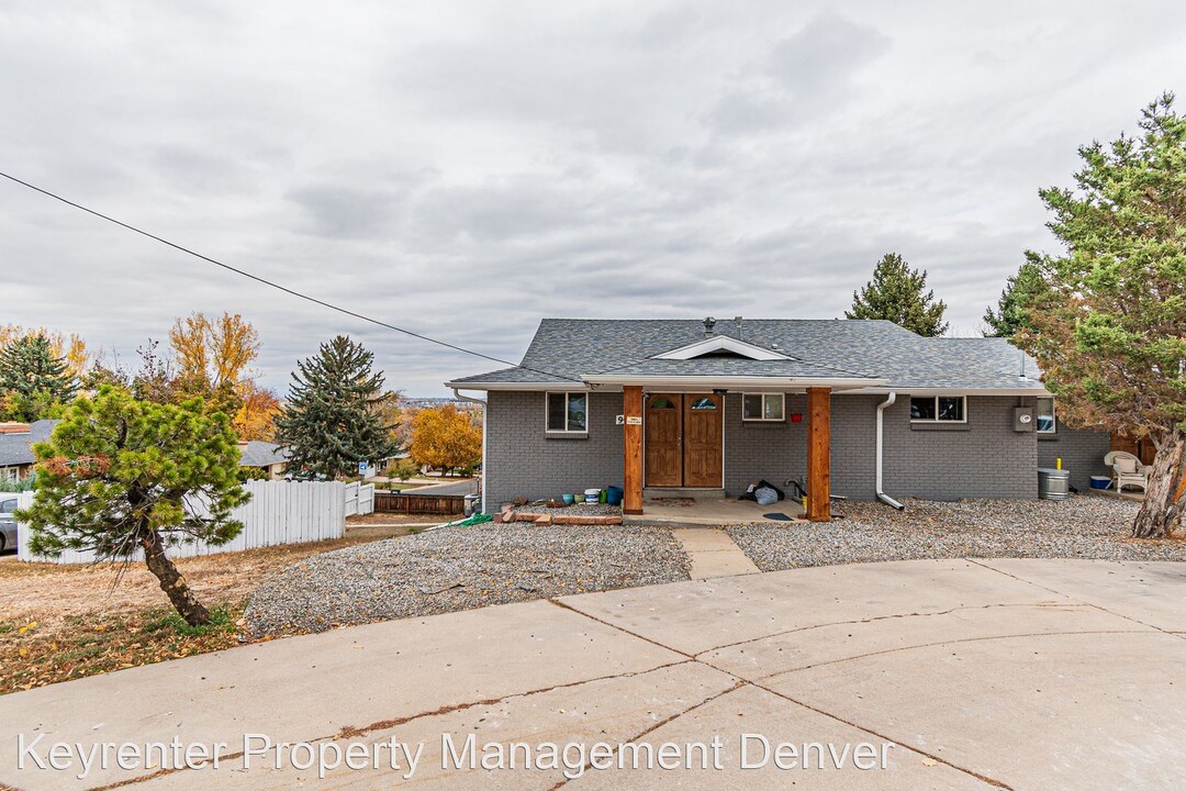 9485 W 38th Ave in Wheat Ridge, CO - Foto de edificio