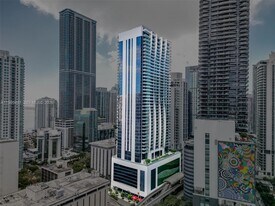 1010 Brickell Ave in Miami, FL - Building Photo