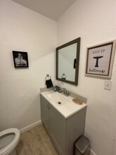 2206 E 24th St in Oakland, CA - Building Photo - Building Photo