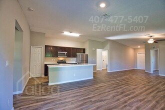 121 Parish Dr in Lehigh Acres, FL - Building Photo - Building Photo