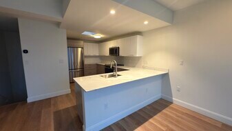 1077 Commonwealth Ave in Boston, MA - Building Photo