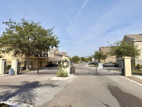 3520 Seneca Club Loop in Orlando, FL - Building Photo - Building Photo