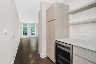 1320 W Lexington St in Chicago, IL - Building Photo - Building Photo
