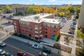 The Burnes Building in Hopkins, MN - Foto de edificio - Building Photo