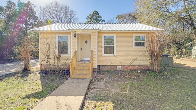 property at 712 US-190