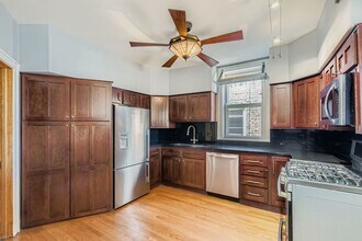 6712 N Maplewood Ave in Chicago, IL - Building Photo - Building Photo