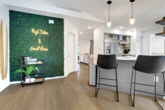 1514 Forest Lakes Blvd in Naples, FL - Building Photo - Building Photo