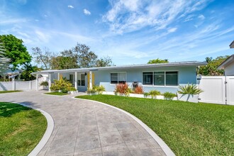 918 NE 24th Ave in Pompano Beach, FL - Building Photo - Building Photo