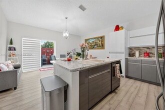 10101 SW 162nd Ct in Miami, FL - Building Photo - Building Photo