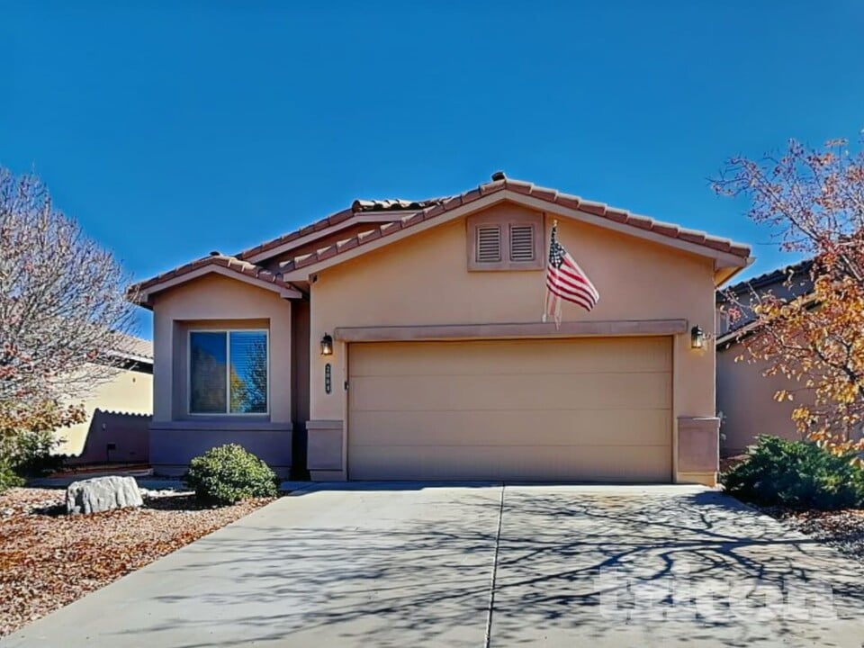 2004 Fraser Dr SE in Albuquerque, NM - Building Photo
