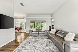 520 N Valencia Cir SW in Vero Beach, FL - Building Photo - Building Photo