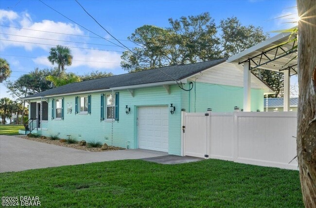 property at 1146 Riverside Dr