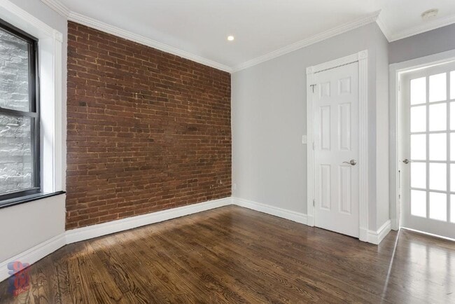 221 E 23rd St, Unit 6 in New York, NY - Foto de edificio - Building Photo