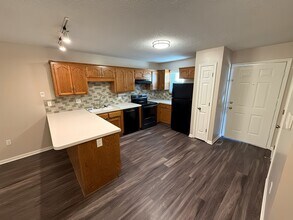 8732 NW 82nd St in Kansas City, MO - Building Photo - Building Photo