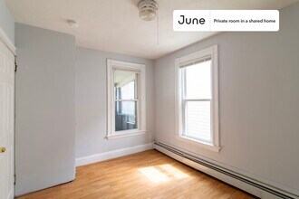 Private bedroom in 3 bed/1 bath Home in Boston, MA - Building Photo - Building Photo