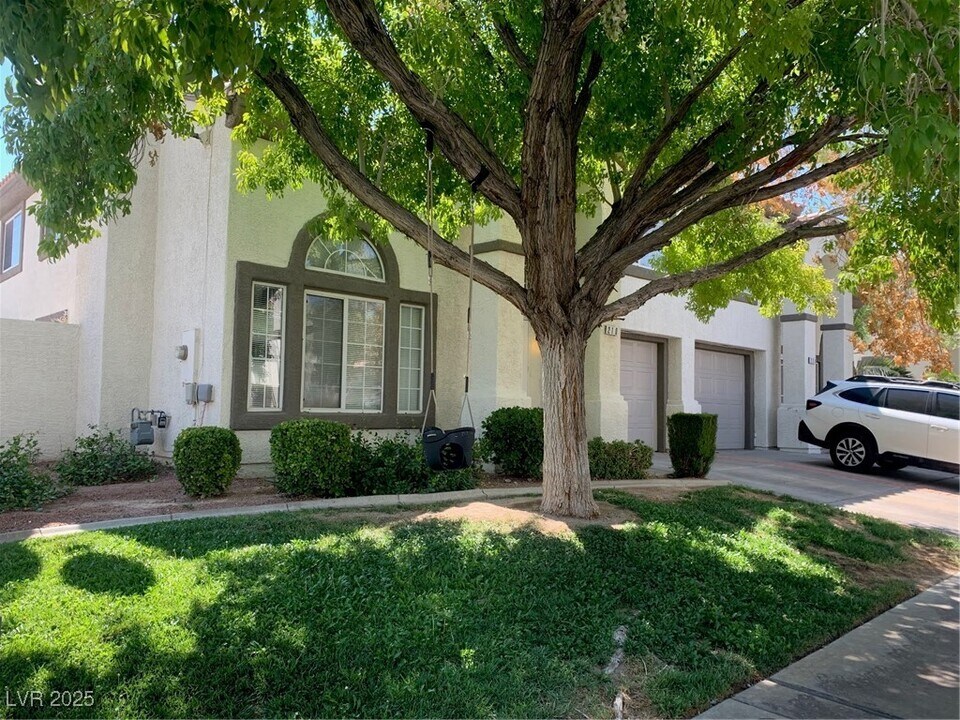 210 Winnsboro St in Henderson, NV - Building Photo