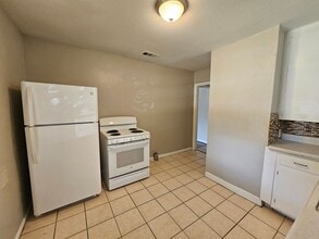 914 Harlandale Ave in Dallas, TX - Building Photo - Building Photo