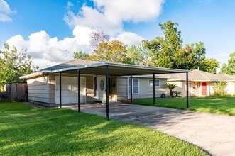 3211 Grant St in Pasadena, TX - Building Photo - Building Photo