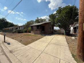 3003 Venus St in San Antonio, TX - Building Photo - Building Photo