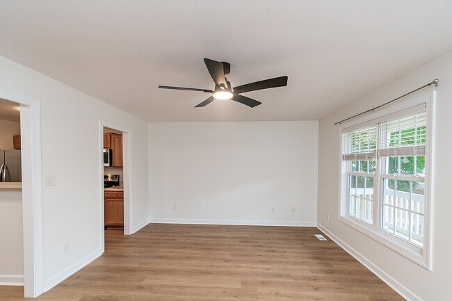 729 Stadium Dr in Wake Forest, NC - Foto de edificio - Building Photo