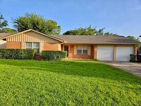 1408 Kiowa Dr in Arlington, TX - Building Photo