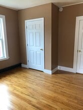 527 Champlain St, Unit SecondLevel in Berlin, NH - Building Photo - Building Photo