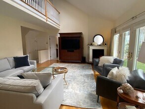 26 Dickson Ln in Weston, MA - Building Photo - Building Photo