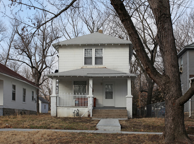 1807 SW Lincoln St in Topeka, KS - Building Photo - Building Photo