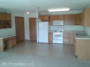 4431 Calico Dr S in Fargo, ND - Building Photo - Building Photo