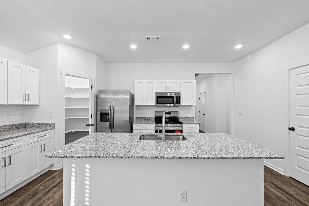 1208 SW 2nd Ave in Gentry, AR - Building Photo