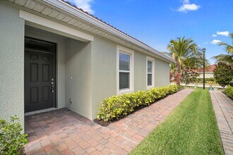 4290 Dutchess Park Rd in Ft. Myers, FL - Building Photo - Building Photo