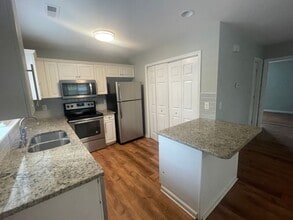 4924 Old Mears Rd in Wilmington, NC - Building Photo - Building Photo