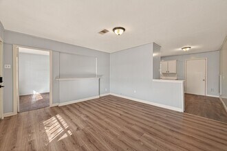 5315 Bellfort Ave in Houston, TX - Building Photo - Building Photo