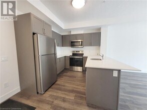 1101 Lackner Pl in Kitchener, ON - Building Photo - Building Photo