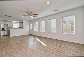 1319 Vincente Ct in Conroe, TX - Building Photo - Building Photo