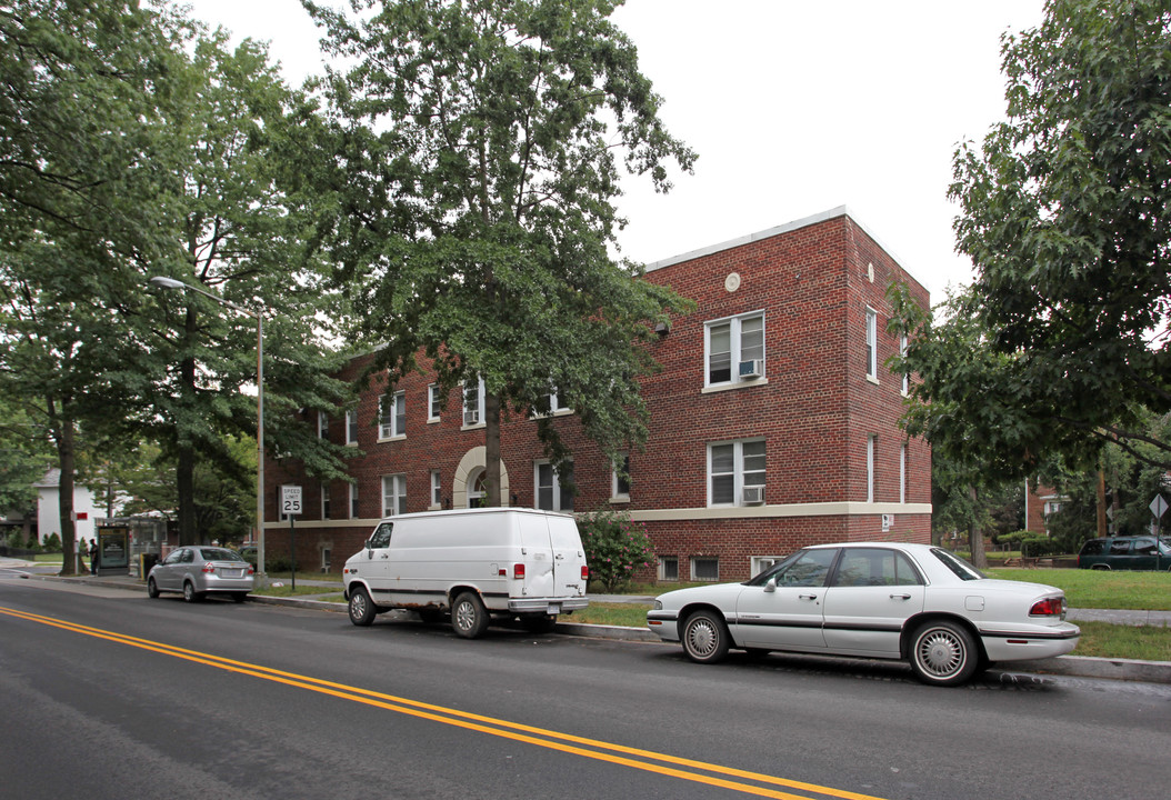 1900 Minnesota Ave SE in Washington, DC - Building Photo