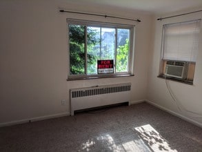 716 S Ft Thomas Ave, Unit 1 in Fort Thomas, KY - Foto de edificio - Building Photo