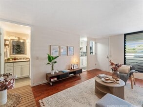 1541 Dominis St, Unit 506 in Honolulu, HI - Foto de edificio - Building Photo