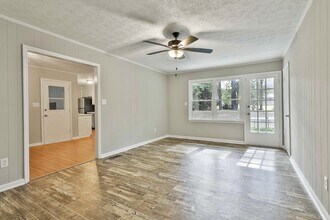 220 Gilbert Rd in Fayetteville, GA - Building Photo - Building Photo