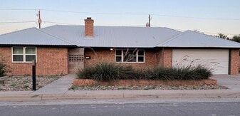 1504 S Iowa St in Pecos, TX - Building Photo