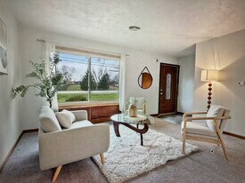 719 Hanshaw Rd, Unit 2 in Ithaca, NY - Building Photo