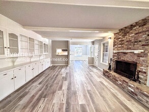 2101 Lamar Dr in Richmond, TX - Foto de edificio - Building Photo