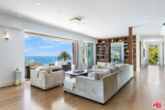 200 Arno Way in Los Angeles, CA - Building Photo - Building Photo