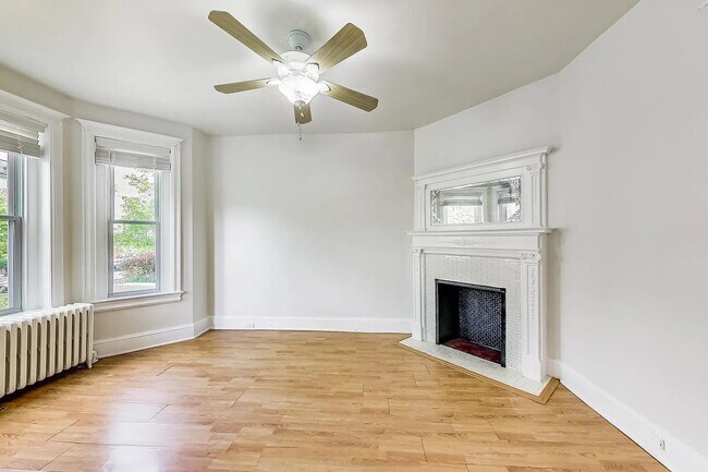 137 R St NE in Washington, DC - Building Photo - Building Photo